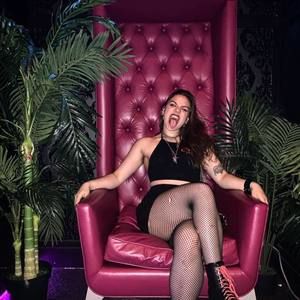 Meet your Posher, Zahra